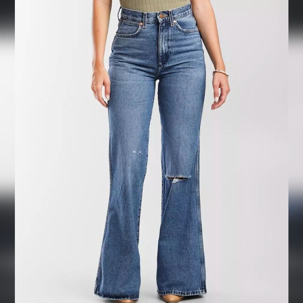 Wrangler flared leg high rise wanderer distressed jeans sz 29 70s rodeo western